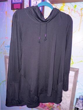 Cable & Gauge Black Tunic Top